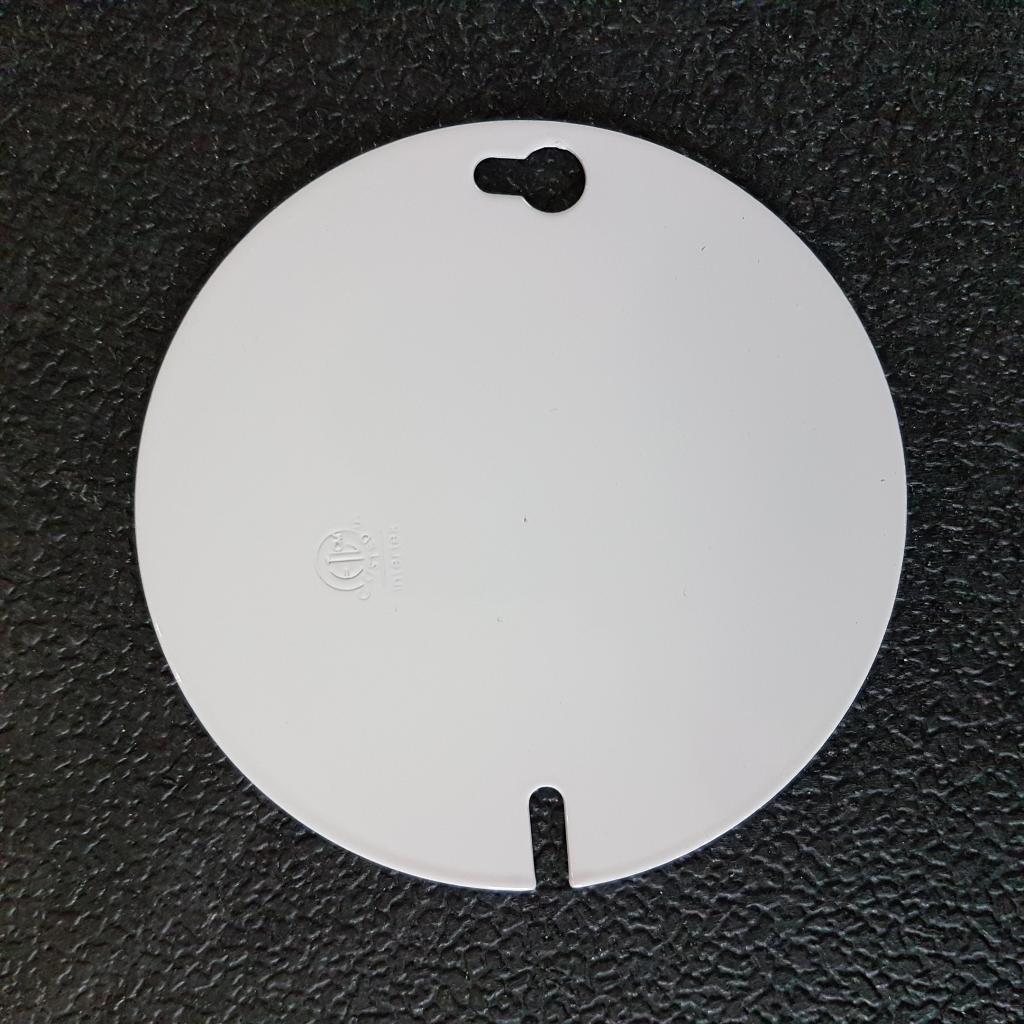 54C1-WH White Round Blank Flat Cover 4 In.