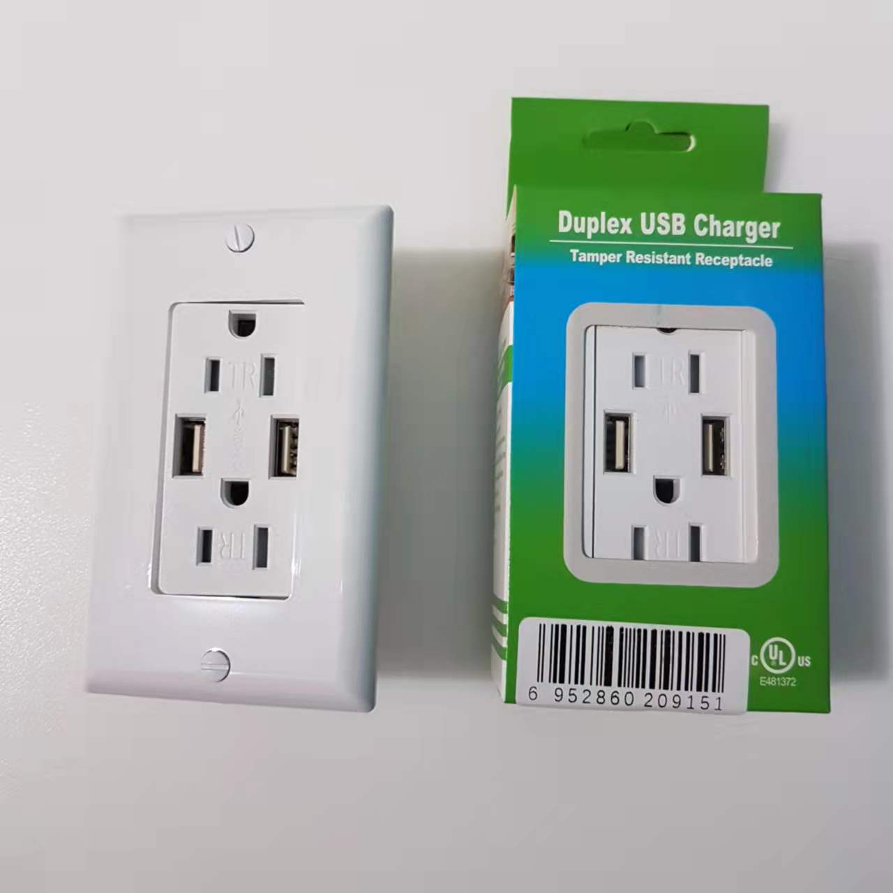 Decora Duplex USB Charger 4.0A / Tamper Resistant Receptacle 15A