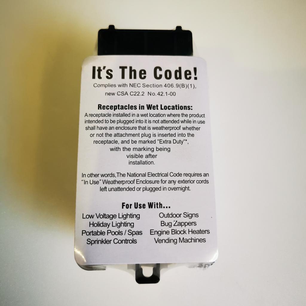 While-in-use single-gang extra-duty clear cover for outdoor receptacle